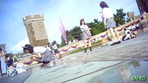 ドリームランドでお座りして自撮りに夢中なJKJDちゃんを対面撮り Vol.1