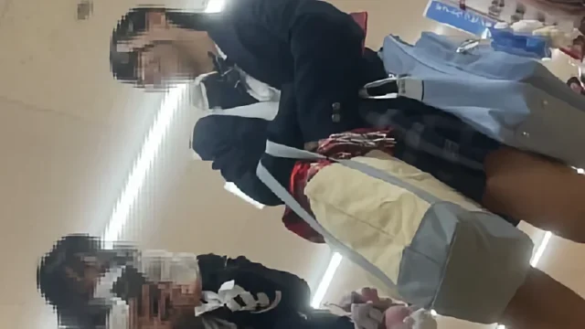 JKお宝＃57激ミニスカート白パンツJK [218MB]
