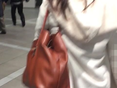 ３名のハミ毛・ノーパン・パンチラ！！お姉さん事件です！モロ見えです！！