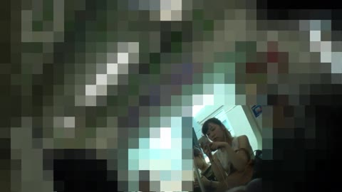 顔出しパンチラ電車待ちさらにエスカレーター【動画】011