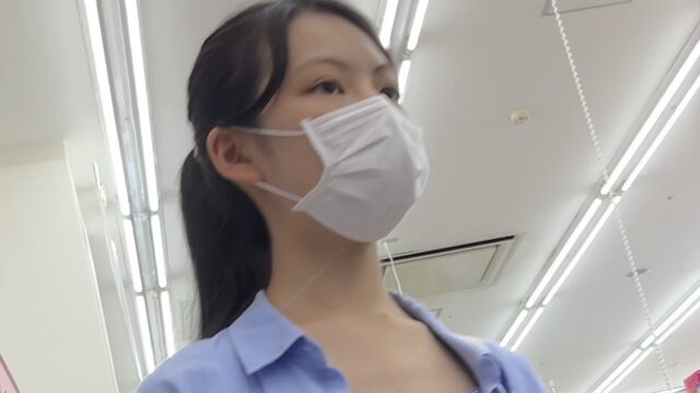 短めショートパンツの裾から意外にも見えちゃう白生Ｐに得した気分 J47KS-4K