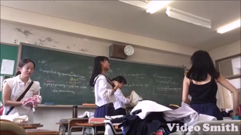 担任がJC教室着替えを隠し撮り♥流出♥２