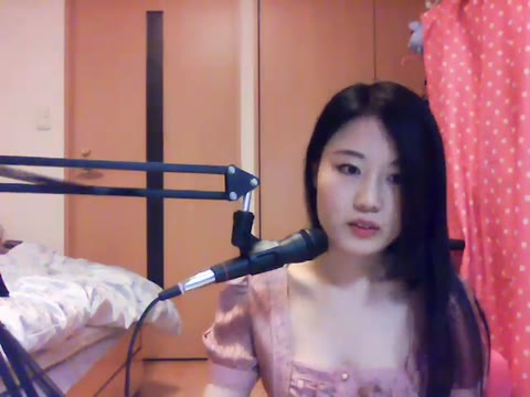 女子大生の配信後のリモってお着替え2
