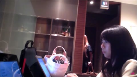 ヌケル人気モデル(１５)ばら売り香Ｒ☆奈似スーパー美女肛門ヒクヒク軟便放出２画面マルチ編集おまけつき