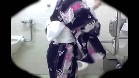 【お祭り会場洗面所④】浴衣女子のも３名