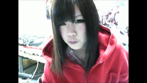 体を拭く胸チラ着替え