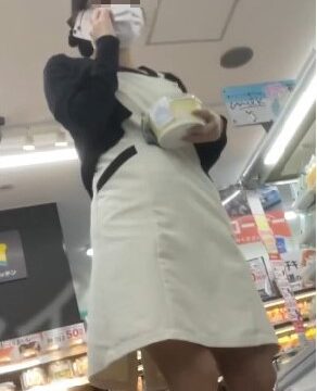 JKお宝＃６２　医療系お姉さんとJKの白パンツ