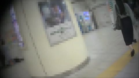 電車にて胸とアソコのダブル責めイタズラします
