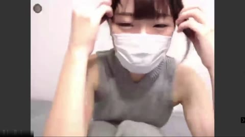 ニットのお姉さんがパンツ一丁になって疑似騎乗位エロ配信！