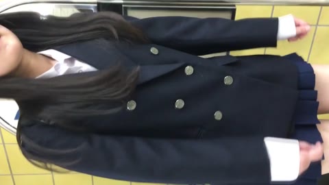デート援交の制服娘のこっそりパンチラ