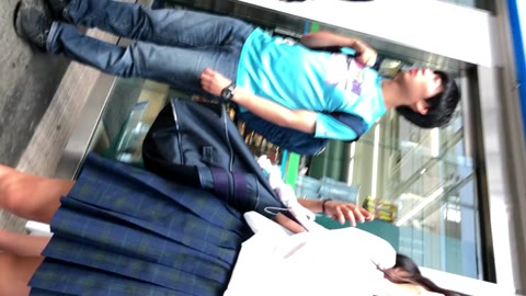 街のイマドキでお洒落なJKちゃんを逆さ&対面撮り Vol.1