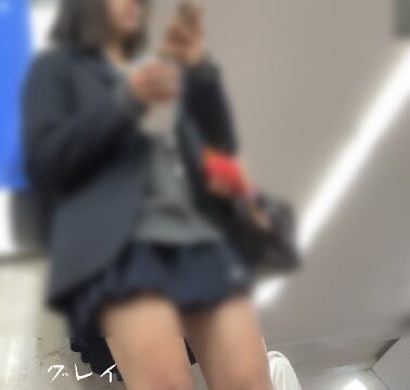 JKお宝＃５４　ハーフ系JKのキレイなパンティー