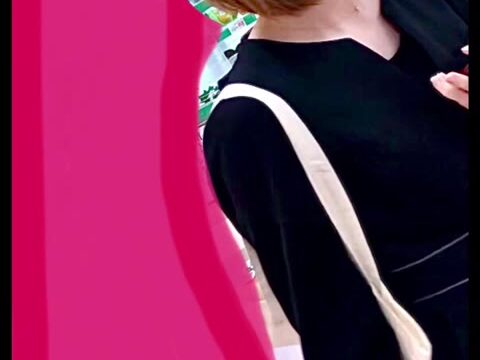 完全オリジナル素人逆さ撮り！スペック高め！肌色ストッキング履いた清楚感のある若妻風OLさんに特攻しました。77号機(スマホ撮り)