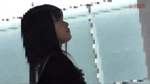 【電車チカン】★顔出し制服J○★某アナ激似の妹系美少女は大量ハミ毛の剛毛J○★潮吹き5回！