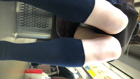 対面で可愛すぎる制服Kのパンチラ！6分間見えっぱなし