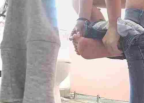海の洋式トイレを２カメラで撮ってみた！１４美ギャル着替えメインですトイレも一部あり