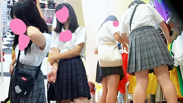 お買い物中のはみぱんJK二人組を逆さ撮り [214MB]