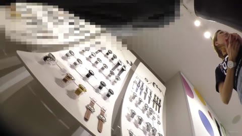親切な美人店員さんをローアングルで Part.9