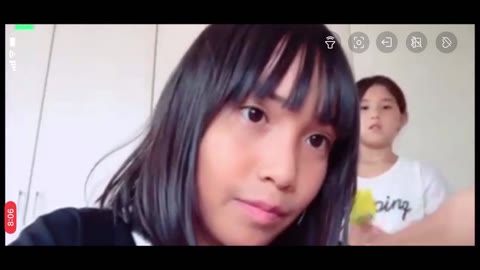 かわいい子達お家でふざけてる配信