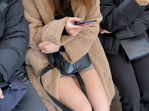 美人お姉さんのエロ過ぎる対面生足美脚387