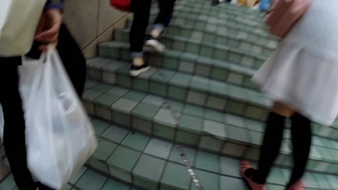 親切な美人店員さんをローアングルで Part.16