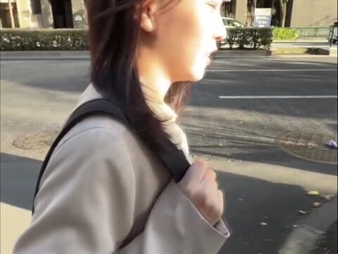 【交渉チカン⑬】港区白金のMG大学に通う上○石萌○の後輩を大学近くの雑居ビルに連れ込んで共有スペースで生中出し