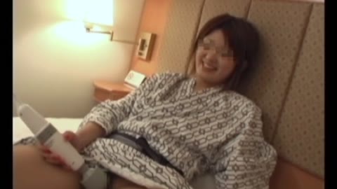 【友達の彼女】頼んで頼んで頼んで頼んで内緒で１回だけヤらせてもらった件【ユミ20歳JD】