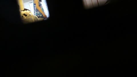 オリエンタルな女子大生。プリッと締まったお尻と、健康的なピンクの割れ目。