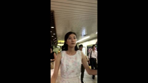 清楚スレンダー新妻！パンティーも清楚な水色レース 011