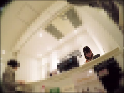 甘い雰囲気のお茶目店員さん、ベールに包まれたスカートの中。【声かけ】