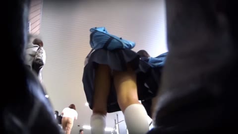 街のお洒落なJKちゃんを逆さに狙っちゃう Vol.11