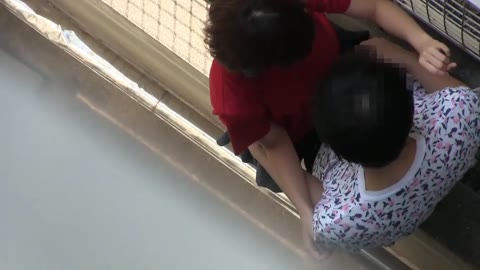 野外フェラする体育祭終わりの若いカップル