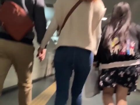 【1195】美人の美尻ガン見タ〜イム！この行列…一生進まなくて構わない！ピチピチスキニージーンズ女子（前編）