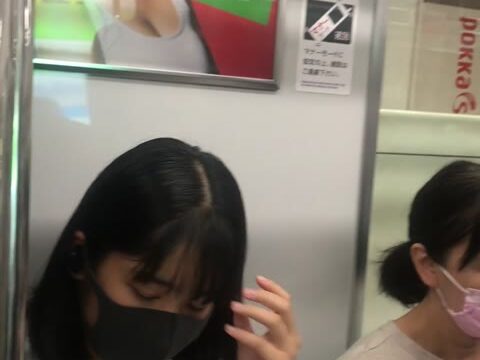 激かわ子女良の太ももと色白ちゃんねーの太もも至近距離視姦＾＾