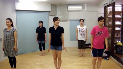 【乳揺れ２】 モデル系巨乳美女の余興練習【抜けるダンス】
