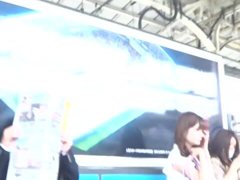 [★顔出し]パンチラ盗撮 かわいいOLさん 白パンツを階段で、そしてエスカレーターで連続狙い撃ち