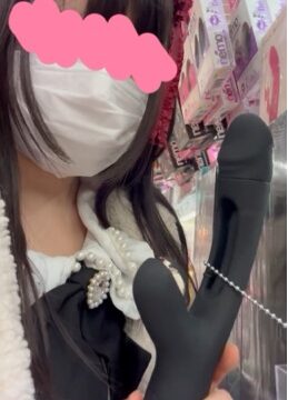 超ミニスカ量産系女子でアダルトグッズ屋さんにぱんちら散歩♡