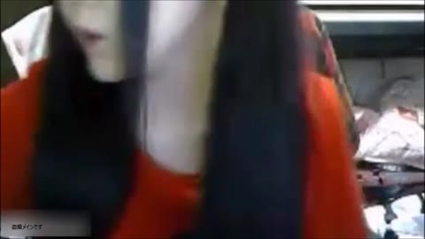 ツインテール配信胸チラ