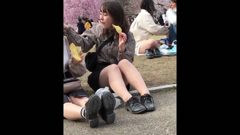 私服お姉さん#61 お洒落なイマドキ美女の座りパンチラ！