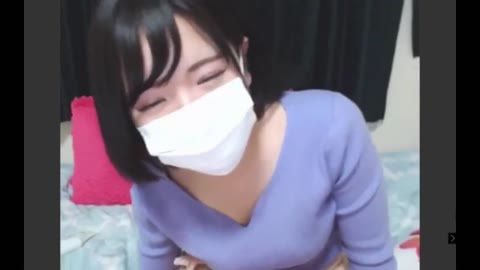 黒髪ボブの美人お姉さんがおっぱい丸出しでオナニー配信！