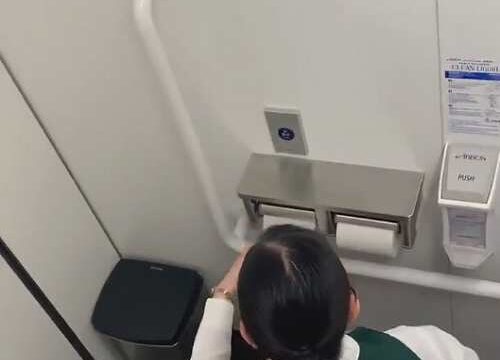 トイレ空撮【空港職員.2】