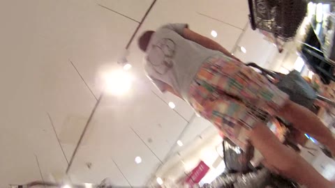 フルHD高画質パンチラ逆さ撮り082　多人数オムニバスすぺしゃる
