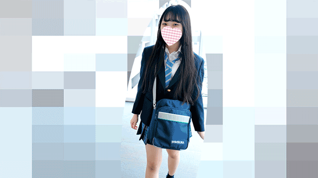 坂系前髪小柄スレンダー青チェ少女のむにまんエレベーター盗撮パンチラ