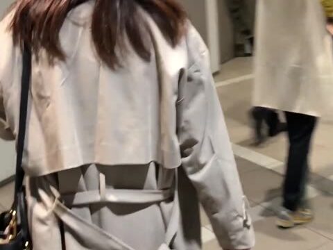 同僚のパンチラ撮ったらハミ毛していた！