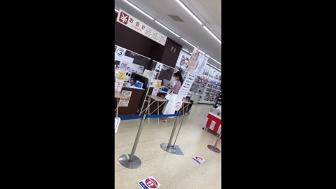 #135｛ダブーる捲りパンチラとOL風スト越真白パンチーら｝