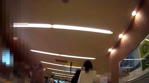 【壮絶なバレの現場】スカートめくりパンチラ