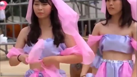 Kさん衣装を逆さに着て文化祭でブラ丸見え