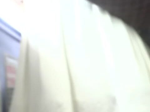 パンチラ盗撮 OLさん 黒の柄パンツを激撮