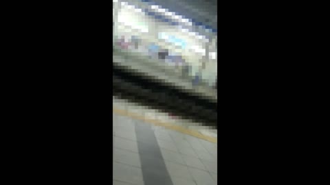 スカートめくり撮り①
