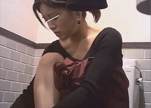リアル女子トイレ vol.10 モデルさん増量中     【正面35度からの刺客】洋式靴擦れしたお嬢さん他8人斬り